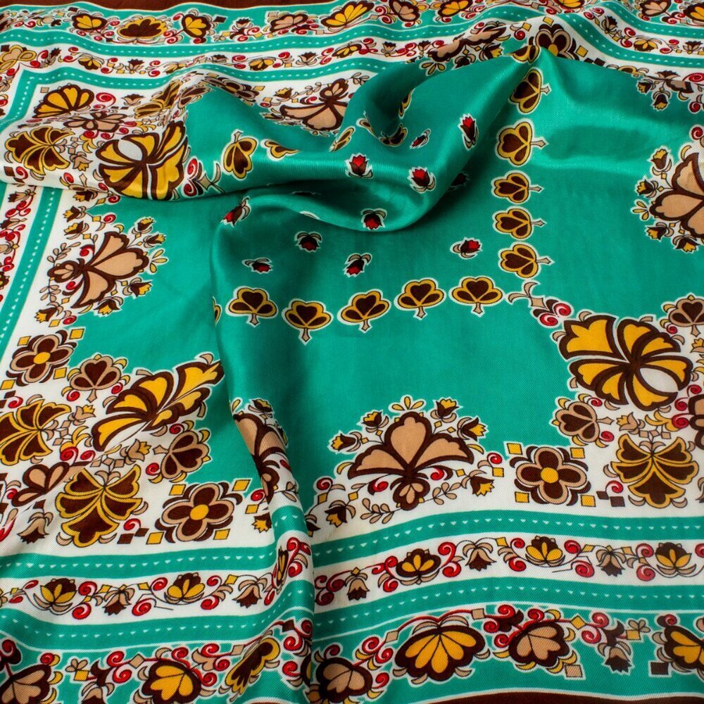 Vintage Floral Scarf | Amazing Color and Print | 27"x27" | Hair Scarf | - Picture 5 of 8